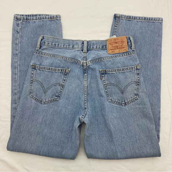 Vintage Levi’s 550 Jeans - Picture 4 of 9